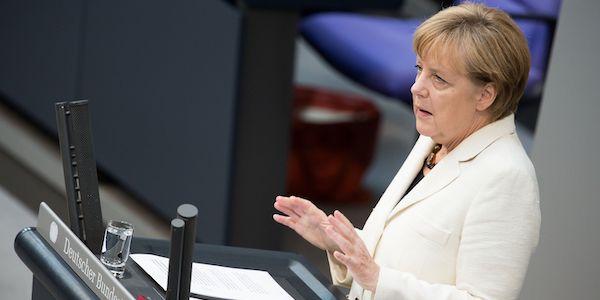Merkel, dönerciler önündeki kuyruk için uyardı